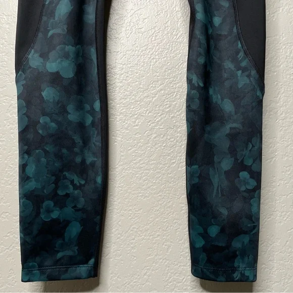Athleta Frost High Traverse Tight Floral Leggings Black & Blue - Picture 6 of 11